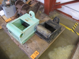 BACK HOE BUCKET ATTACHMENTS. LOADING & HANDLING FEE $15-4035